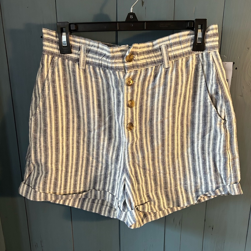 NWT Gap City Khaki Striped Blue and White Women's Shorts | Size 8
